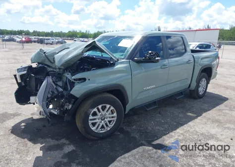 2025 Toyota Tundra Sr5 4Wd z USA, uszkodzony, nr VIN 5TFLA5DB6SX271383